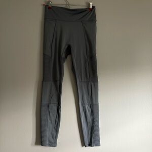 FABLETICS SLATE GREY LEGGINGS , size medium, with pockets, 25” inseam